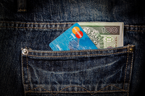 Swipe Smart: The Psychology Behind Your Credit Card Spending Habits