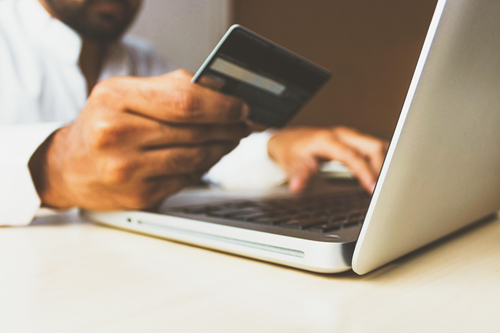 Virtual Cards, Real Risks: Are Digital Credit Cards the Future or a Flaw?
